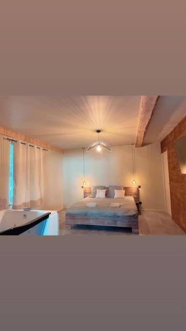 Superbe Appartement Avec Jacuzzi Et Jardin Prive Marlhes 外观 照片