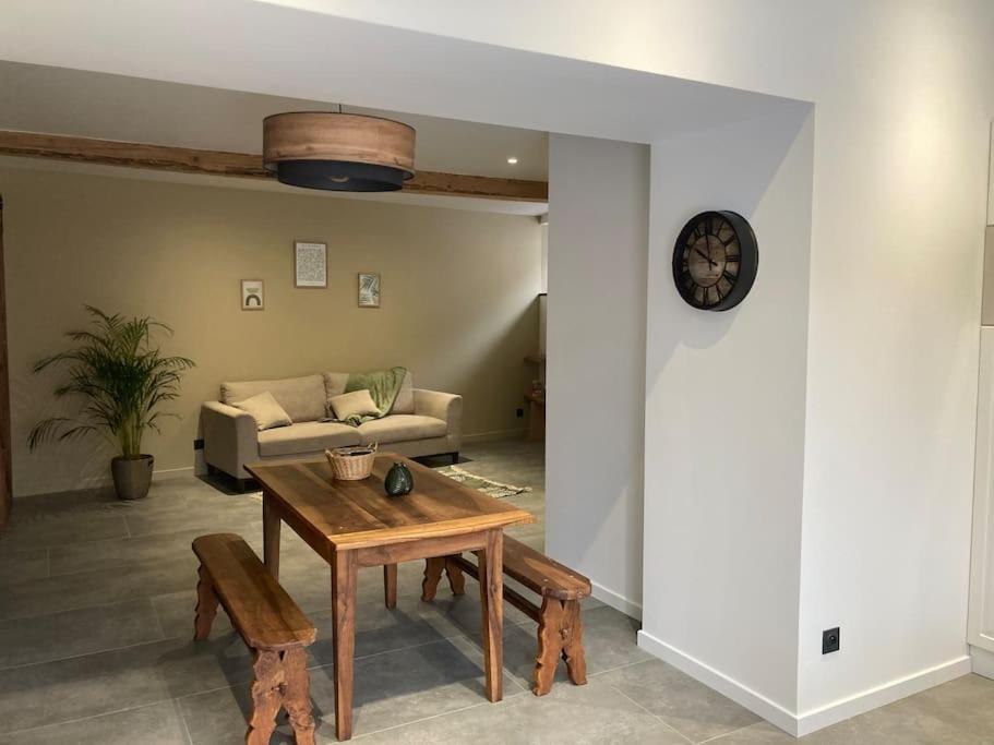 Superbe Appartement Avec Jacuzzi Et Jardin Prive Marlhes 外观 照片