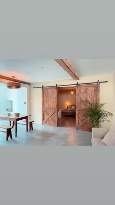 Superbe Appartement Avec Jacuzzi Et Jardin Prive Marlhes 外观 照片