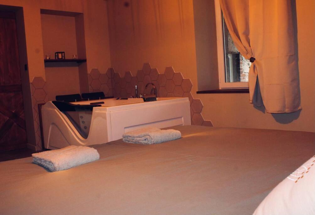 Superbe Appartement Avec Jacuzzi Et Jardin Prive Marlhes 外观 照片