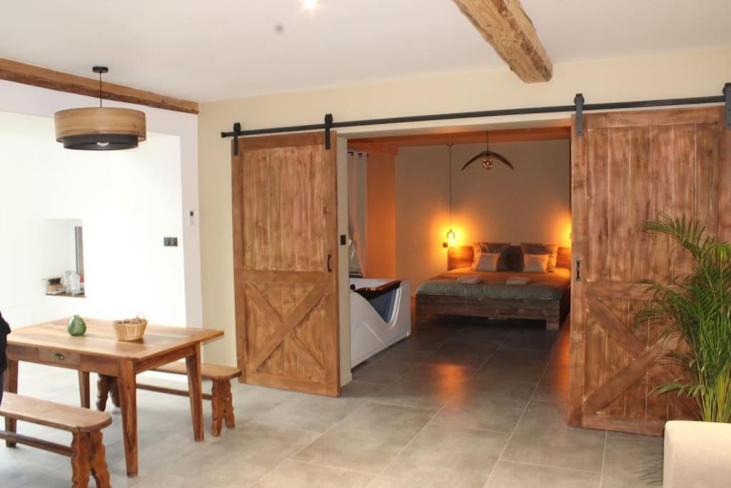 Superbe Appartement Avec Jacuzzi Et Jardin Prive Marlhes 外观 照片
